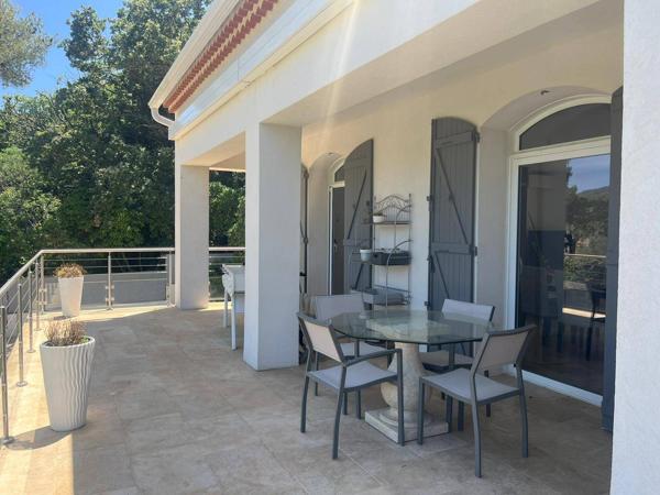 Magnifique villa indiv. 161m2 s/ 1279M2 + piscine