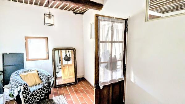 Grande maison de village avec terrasse