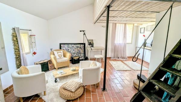 Grande maison de village avec terrasse