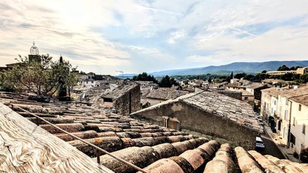 Grande maison de village avec terrasse