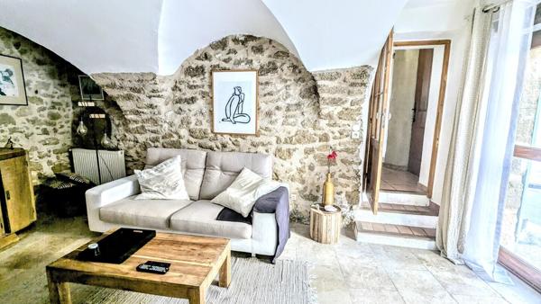 Grande maison de village avec terrasse