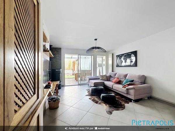 SAUSSAN : Maison de village T4 en R+2 avec Jardin