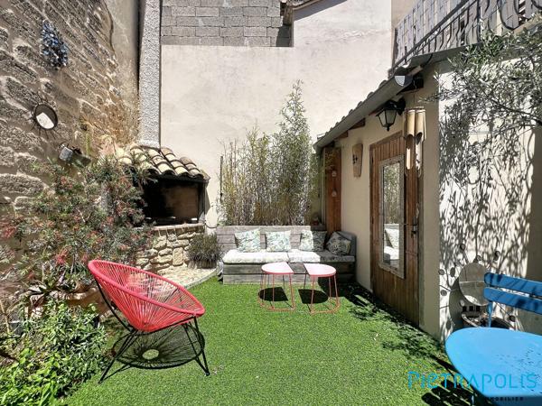 SAUSSAN : Maison de village T4 en R+2 avec Jardin