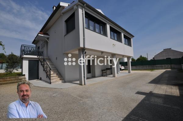 Maison
         8 pièces
        - 240 m² 540 000 € *