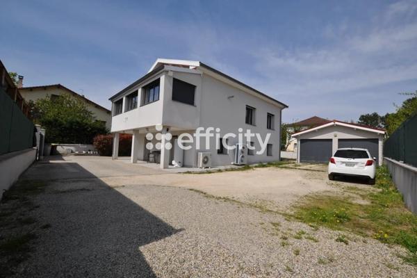 Maison
         8 pièces
        - 240 m² 540 000 € *