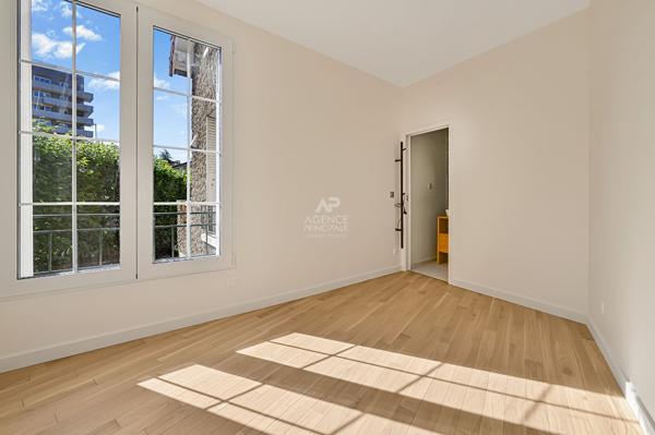 Maison de ville à Nanterre 109 m² (89 m² carrez)-IDEAL PROFESSION LIBERALE 599 000 € **  - Référence  15431