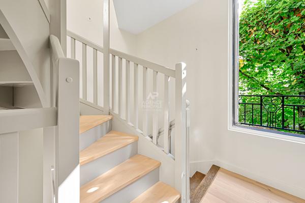 Maison de ville à Nanterre 109 m² (89 m² carrez)-IDEAL PROFESSION LIBERALE 599 000 € **  - Référence  15431