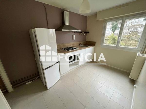 Location Studio 32.83 m² - FONTAINES 'A' Tours 37200