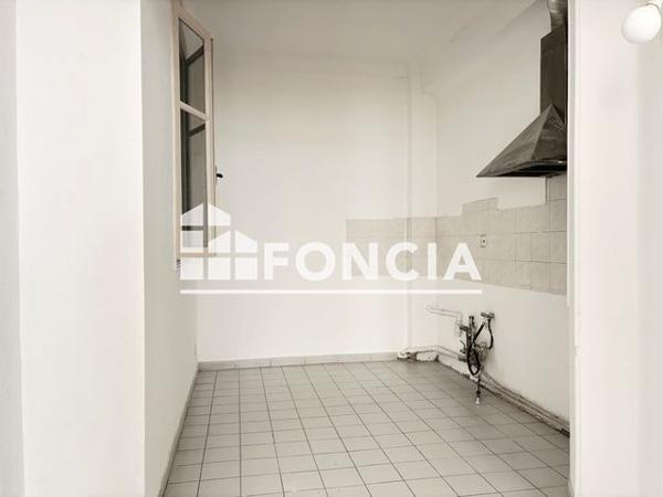 Location Local commercial 3 pièces 84.31 m² - 59 BD FOCH Toulon 83000