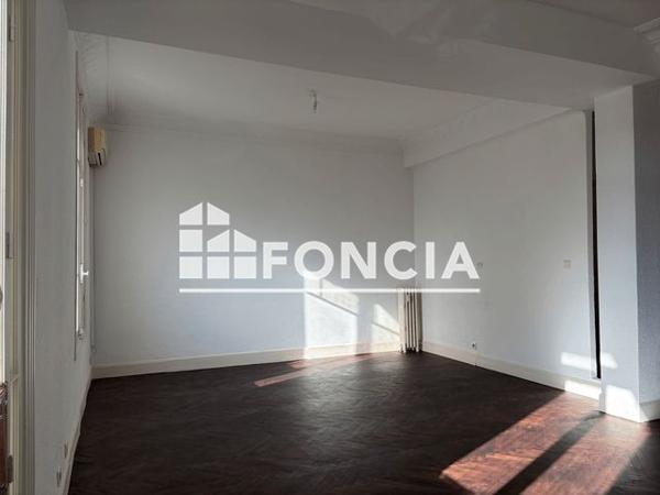 Location Local commercial 3 pièces 84.31 m² - 59 BD FOCH Toulon 83000