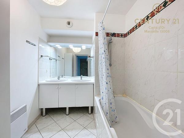 Appartement F3 à vendre  3 pièces - 79 m2 MARSEILLE - 13008