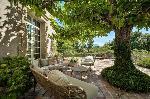 Location Maison de luxe Aix-en-Provence 7 Pièces 223 m²