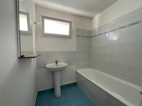 28230 Appartement Epernon 61 m2 parking balcon