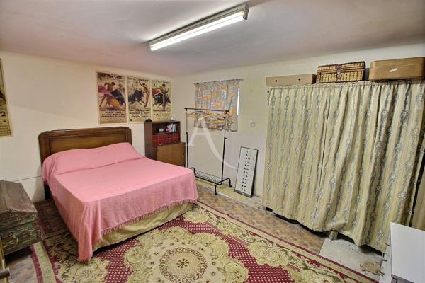 VILLA D'ARCHITECTE AVEC UN POTENTIEL DE 230 M² SUR TERRAIN PISCINABLE