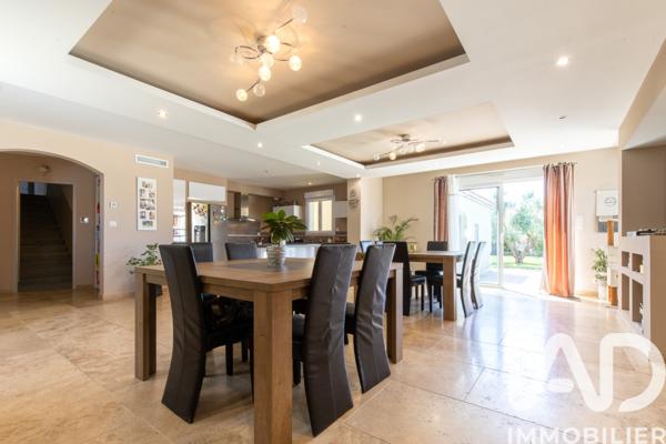 Maison à vendre 11 pièces 275 m² Aubignan