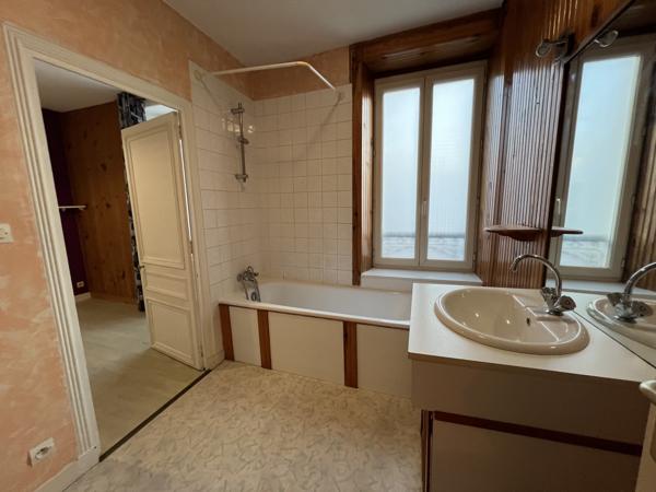 Maison
                                                                                                                                                                                                                                                                                                                        3 pièce(s)                                                                                                                                                                                                          2 chambre(s)                                                                                                                                                                                                          80  m²
