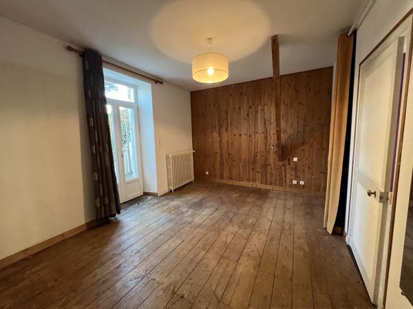 Maison
                                                                                                                                                                                                                                                                                                                        3 pièce(s)                                                                                                                                                                                                          2 chambre(s)                                                                                                                                                                                                          80  m²