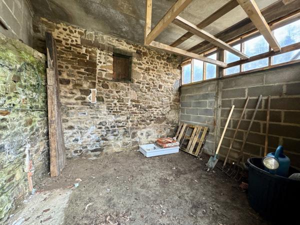 Maison en pierres une chambre et bureau avec terrasse et jardin de 295m2