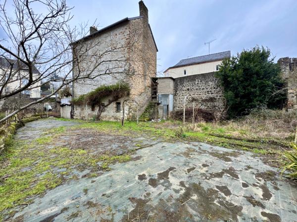 Maison en pierres une chambre et bureau avec terrasse et jardin de 295m2