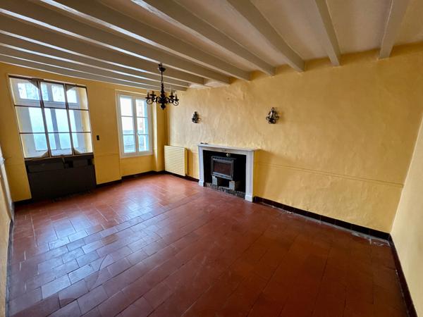 Maison en pierres une chambre et bureau avec terrasse et jardin de 295m2