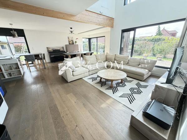 Maison 5 pièce(s) 3 chambre(s) 143 m²