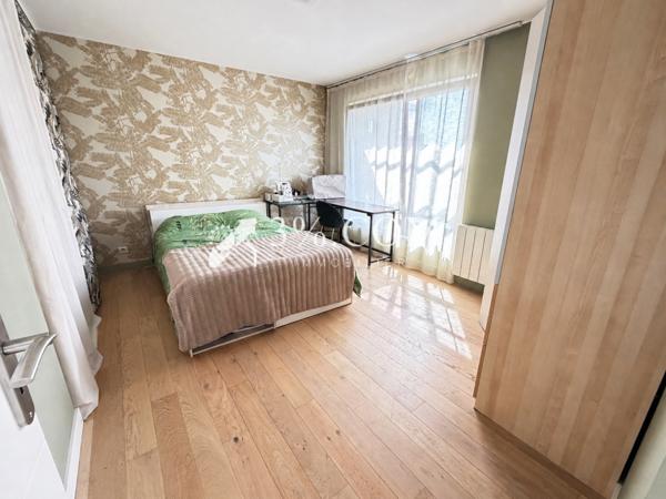 Maison 5 pièce(s) 3 chambre(s) 143 m²