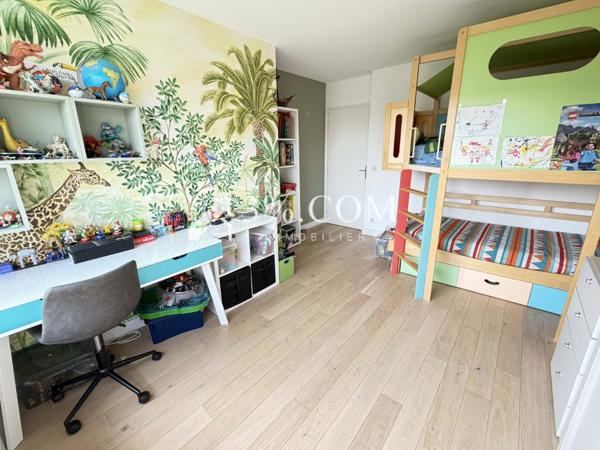 Maison 5 pièce(s) 3 chambre(s) 143 m²