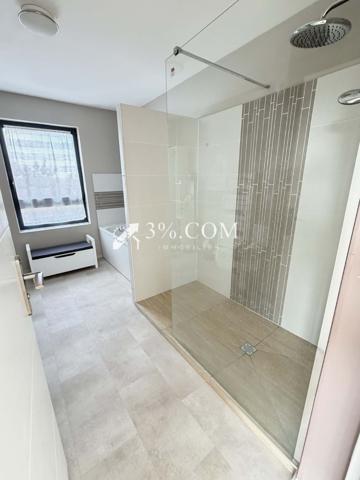 Maison 5 pièce(s) 3 chambre(s) 143 m²
