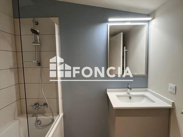 Location Appartement 3 pièces 66.54 m² - 3 RUE DU CHAT Angouleme 16000