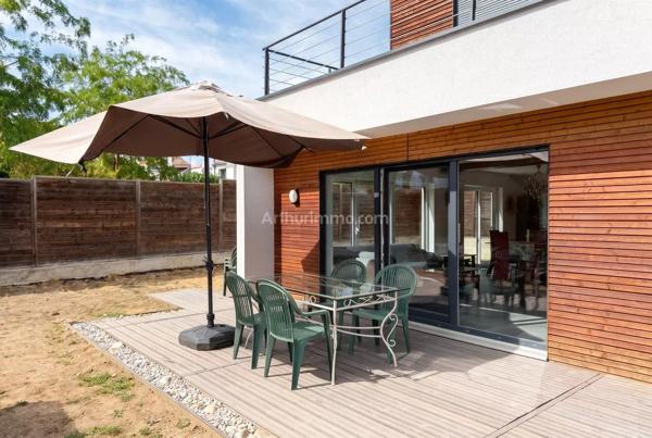Vente                                                      Maison
                        
                     5 pièces                      142 m2                     à Wintzenheim