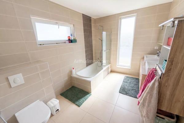 Vente                                                      Maison
                        
                     5 pièces                      142 m2                     à Wintzenheim