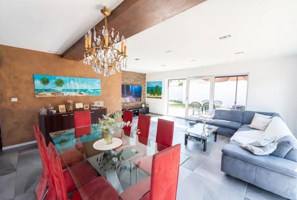 Vente                                                      Maison
                        
                     5 pièces                      142 m2                     à Wintzenheim