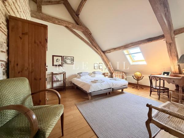 Belle propriété du XIXème siècle avec activité de chambres d’hôtes et gîte — Vallée de la Dordogne