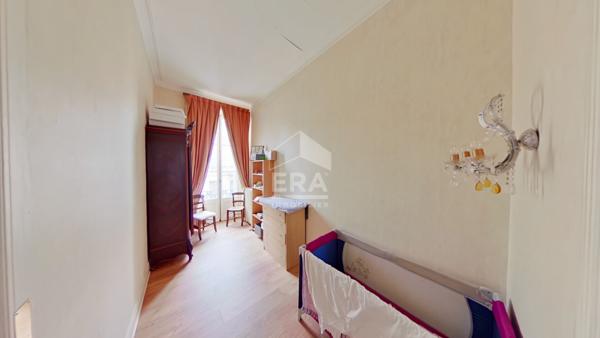 Maison bourgeoise en Pierre 5 chambres Jardin Garage Cave Bordeaux Croix Blanche 6 pièce(s) 154.16 m2