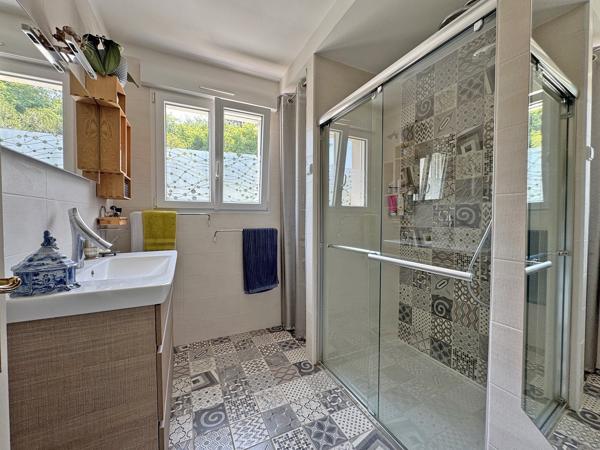Vente Maison de luxe Kerlaz 7 Pièces 160 m²