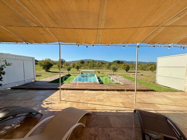 Appartement de 124 m2 à vendre 5 pièces Jardin 556 m2 Piscine VILLELAURE (84)