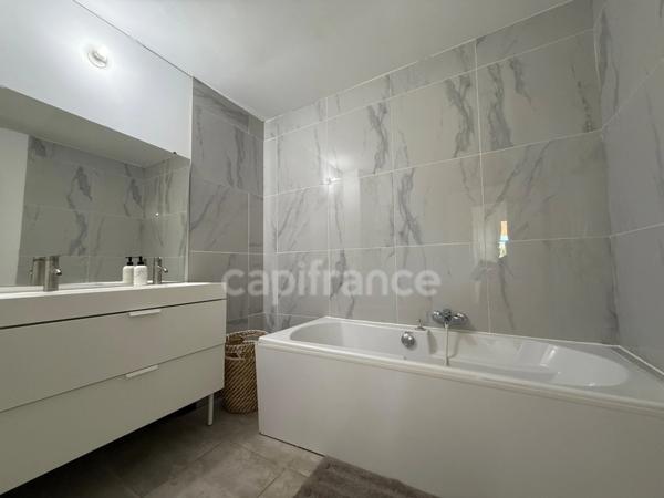 Appartement de 124 m2 à vendre 5 pièces Jardin 556 m2 Piscine VILLELAURE (84)