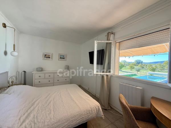 Appartement de 124 m2 à vendre 5 pièces Jardin 556 m2 Piscine VILLELAURE (84)