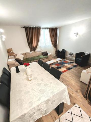 Résidence ravalée et isolée, grand 3 pièces en rez-de-chaussée.