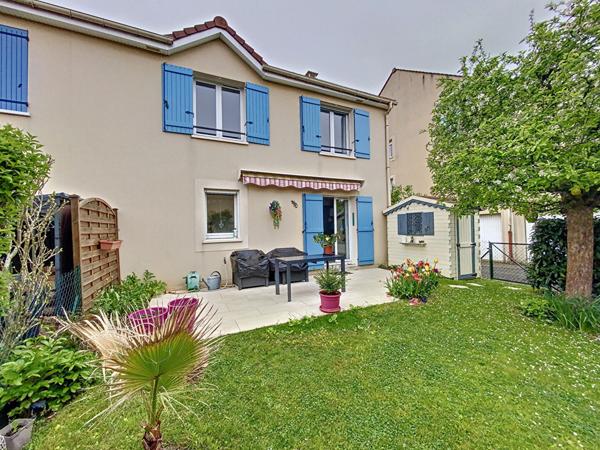 A vendre Maison de 5 pièces de 93 m2 à Plaisir - Quartier centre ville