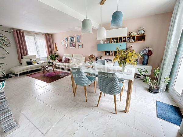 A vendre Maison de 5 pièces de 93 m2 à Plaisir - Quartier centre ville