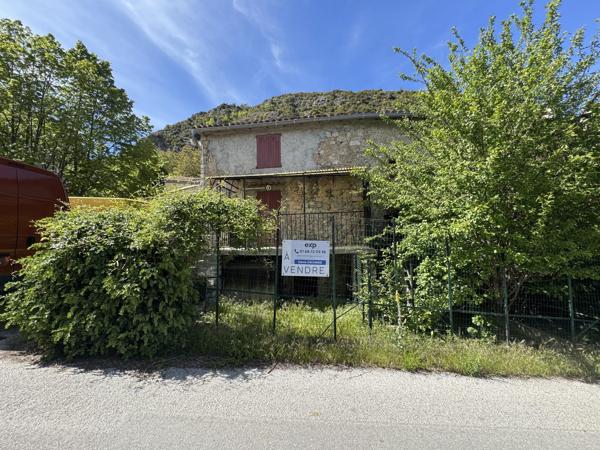 castellane , Gorge du verdon maison de village 70 M2, jardin vue panoramique