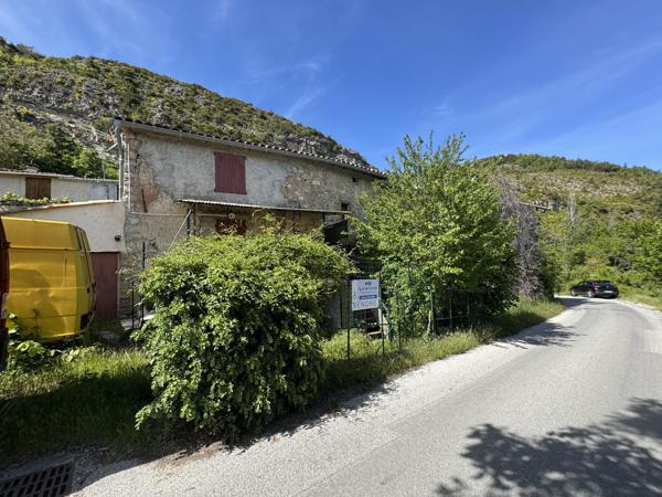 castellane , Gorge du verdon maison de village 70 M2, jardin vue panoramique