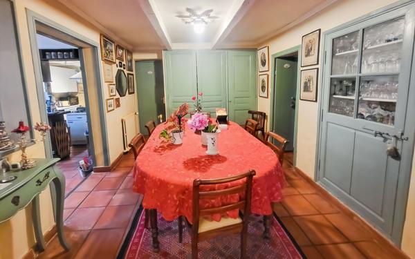 Maison à vendre    6 pièces •  Lambesc