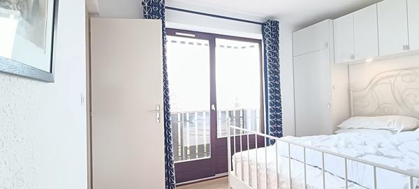 Appartement Lumineux avec Vue Imprenable sur le Lac Léman, entièrement Rénové et Idéalement Situé !