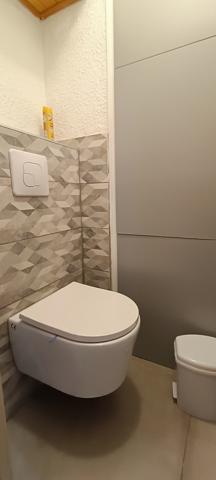 Appartement Lumineux avec Vue Imprenable sur le Lac Léman, entièrement Rénové et Idéalement Situé !