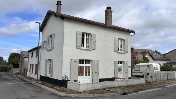 Maison de village meublée proche de L'Isle Jourdain