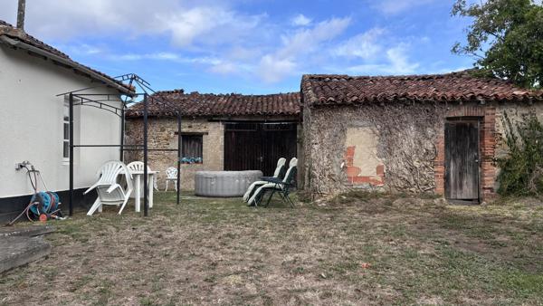 Maison de village meublée proche de L'Isle Jourdain