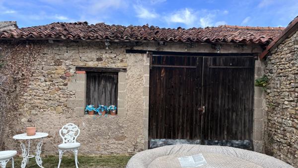 Maison de village meublée proche de L'Isle Jourdain
