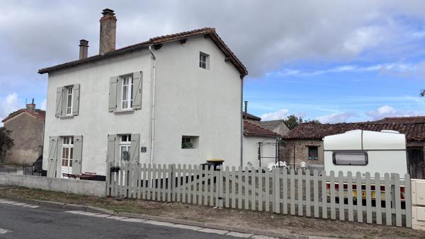 Maison de village meublée proche de L'Isle Jourdain
